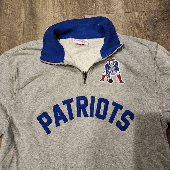 Mitchell & Ness Men's Patroits Football Sweatshirt - Picture 2 of 3